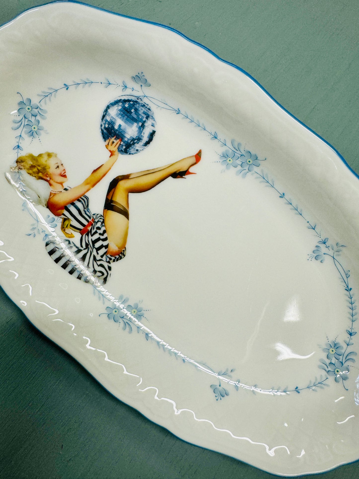 Gepimpt schaaltje - Alle discoballen in de lucht