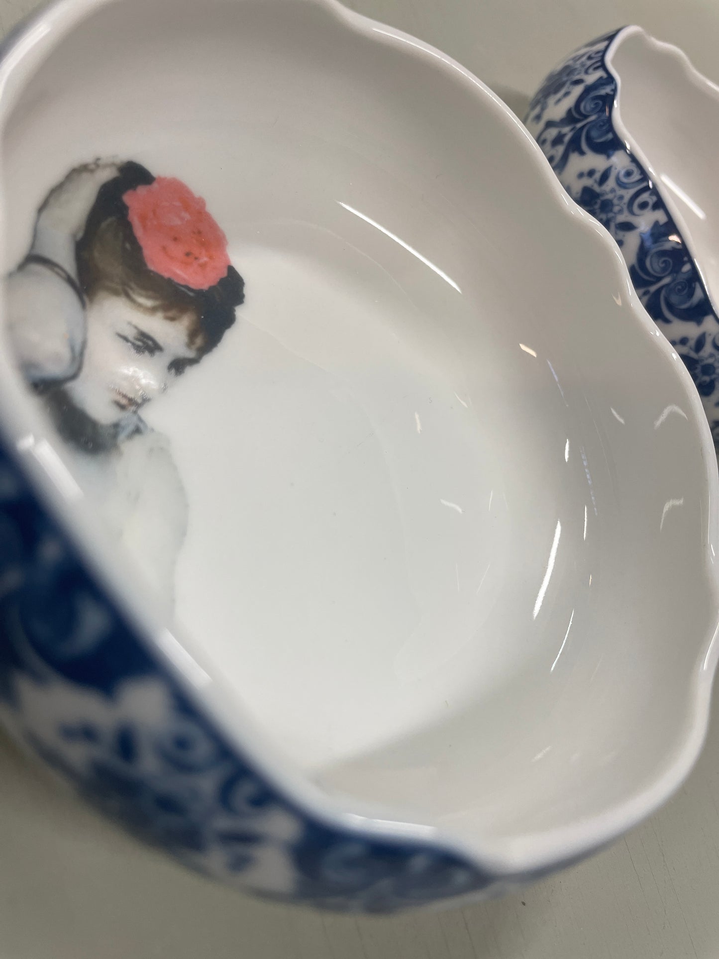 Gepimpt KLM schaaltje - bathing in the air